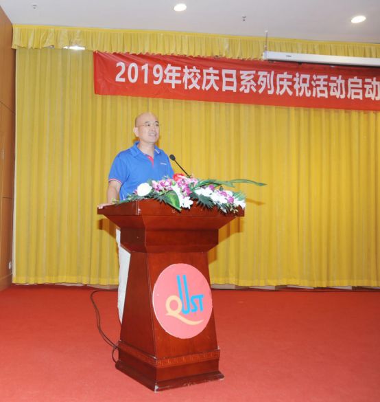 捐赠机器设备,全钢成型机