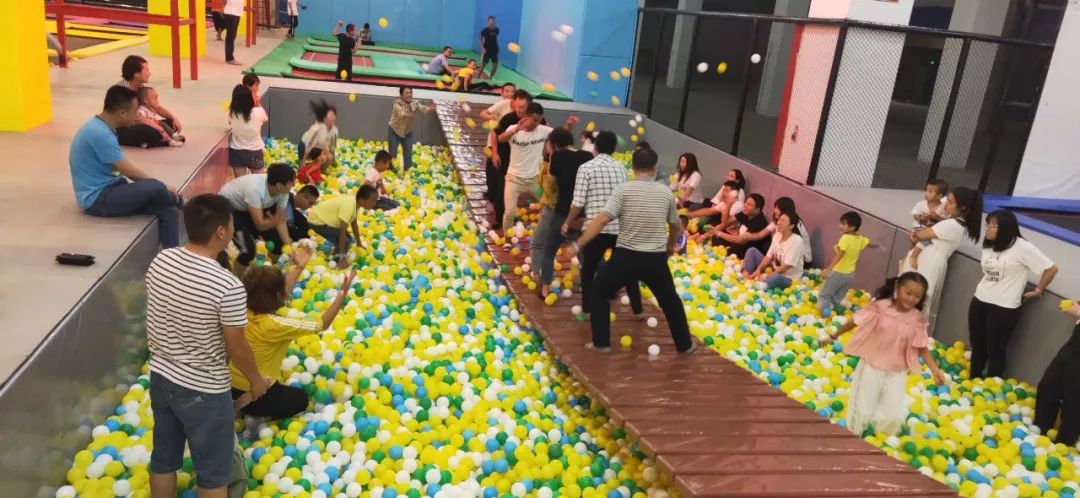 喀什蹦床公园今日优惠价格,喀什蹦床公园门票多少钱