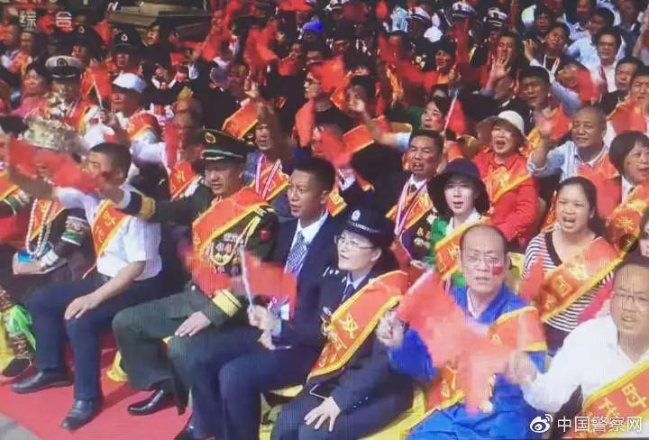 中国警察直播晚会,直播现场警察