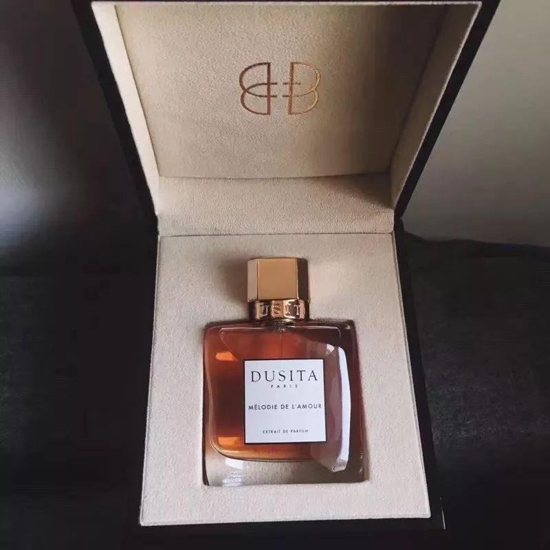 拥有100多瓶香水是什么体验,拥有一百瓶香水