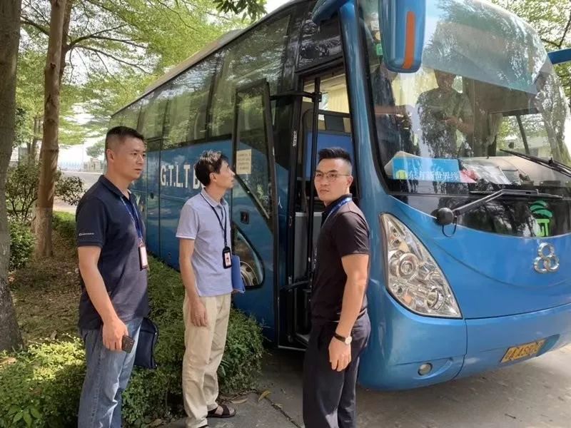 假日中一道靓丽的风景,假日里那个忙碌的身影