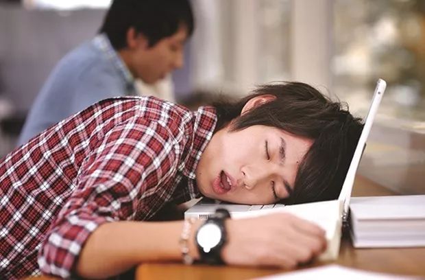 嘴角变黑了会自己好吗,嘴角黑点忽然变黑变大