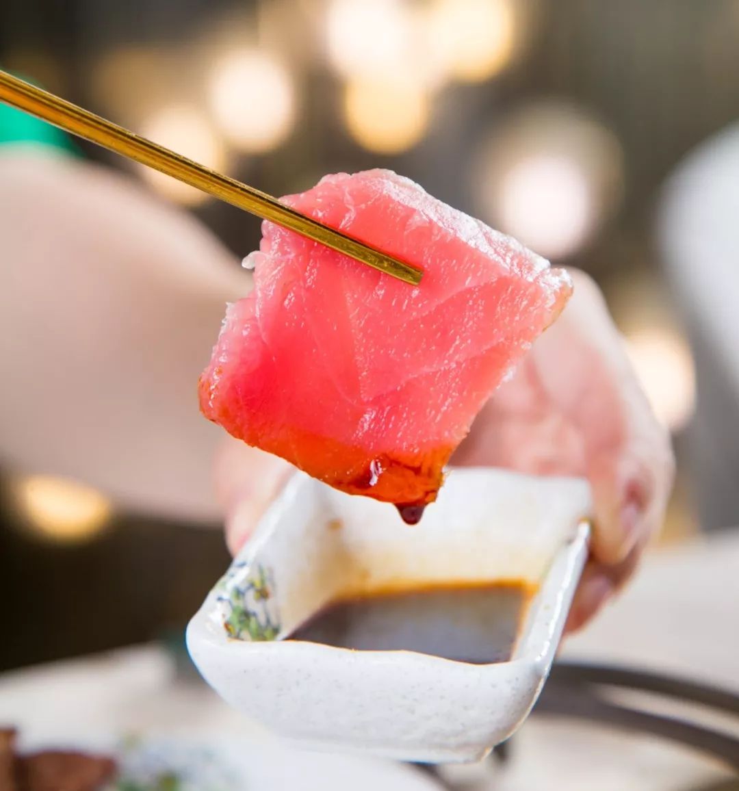 超级网红日料店终于在成都开业了,最便宜的3折店铺套装