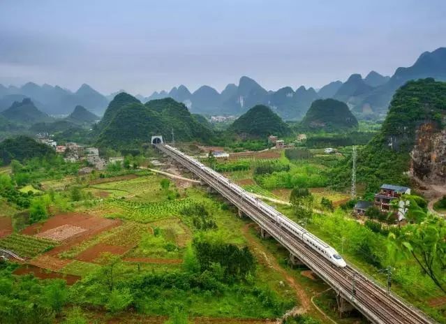 昆玉河线列车10月调图,昆玉河线个旧火车站今天车次