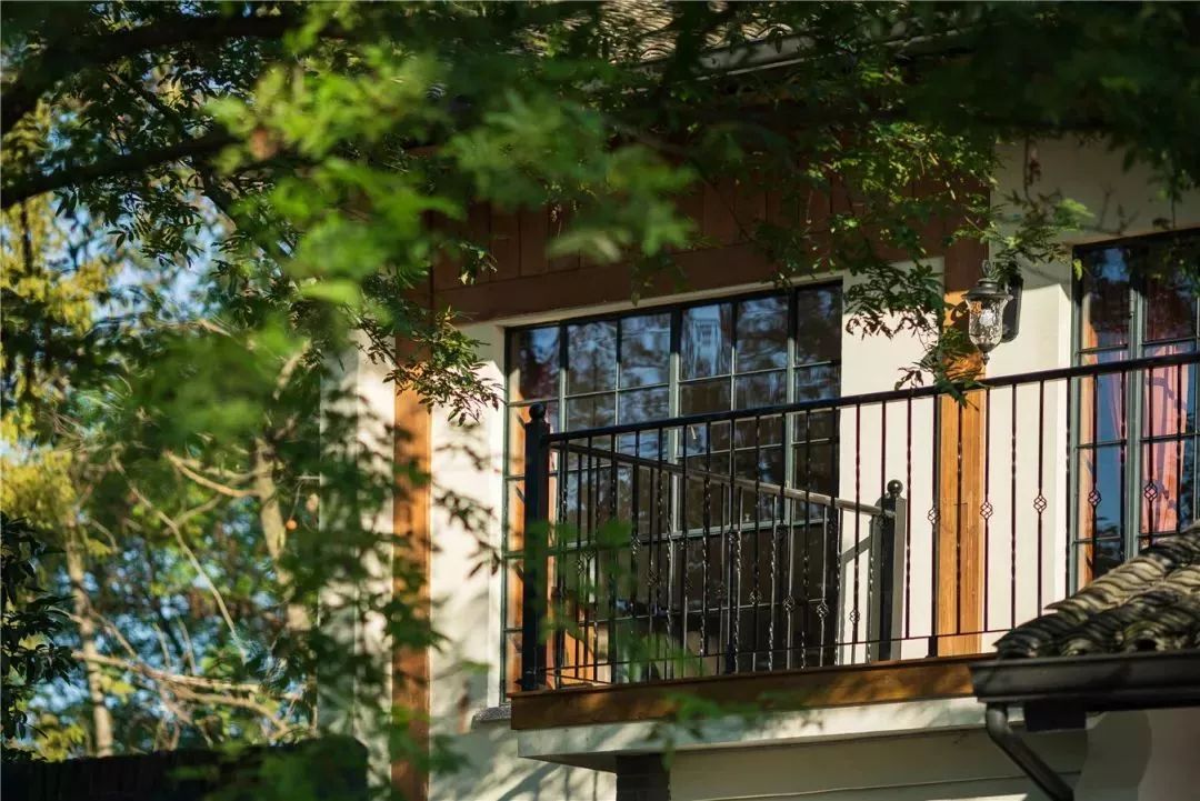 不输京都的乘船入户体验，15000m²水边村落刷新浙江度假体验，错峰直降千元！【浙里好玩】