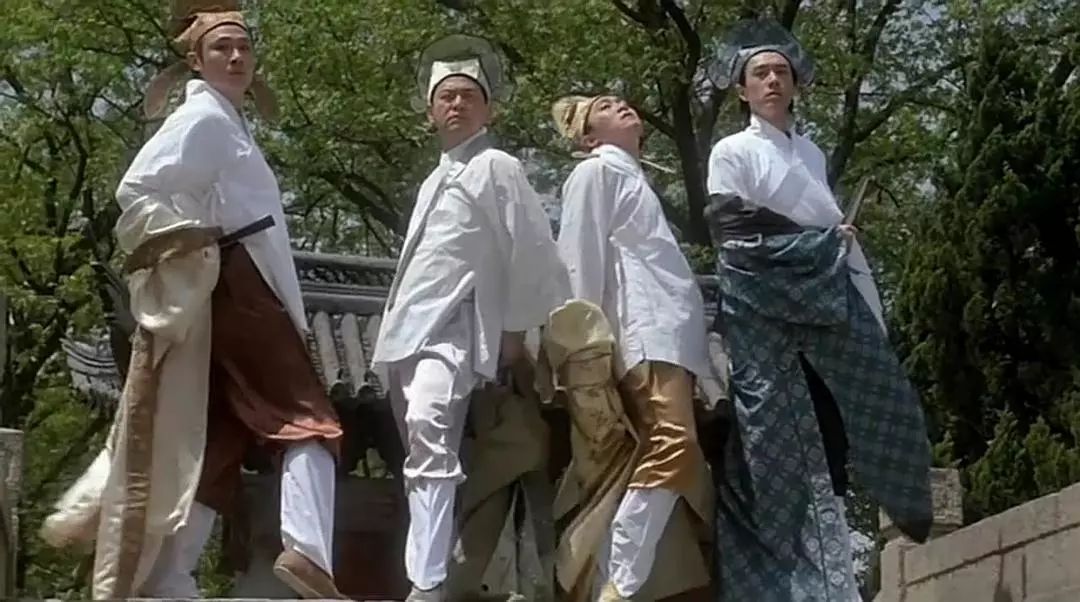 卡地亚满钻手镯窄版高定,卡地亚新款手镯时尚减龄黄金