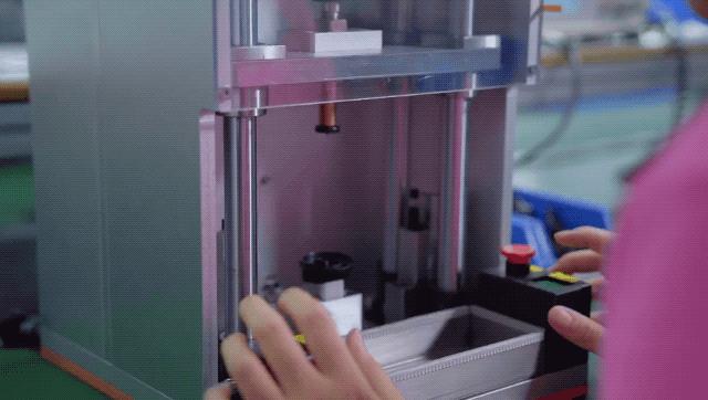 国货崛起：这把黑科技剃须刀，磁力驱动，剃得超快||Chin@美物