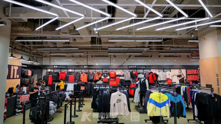 很多人穿的耐克阿迪都是真的吗,如何辨别耐克阿迪的真假