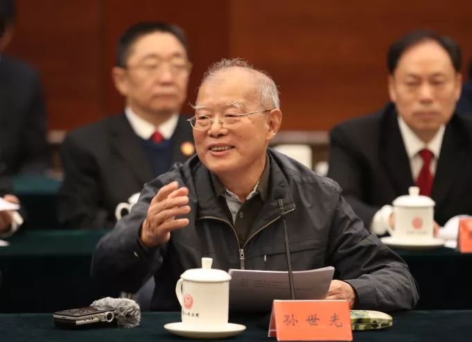 今天，我们这样祝愿你