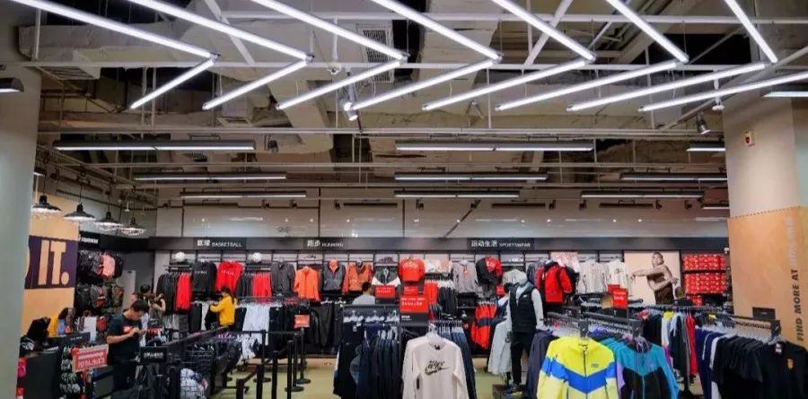 特卖会真的假的,耐克阿迪特卖会