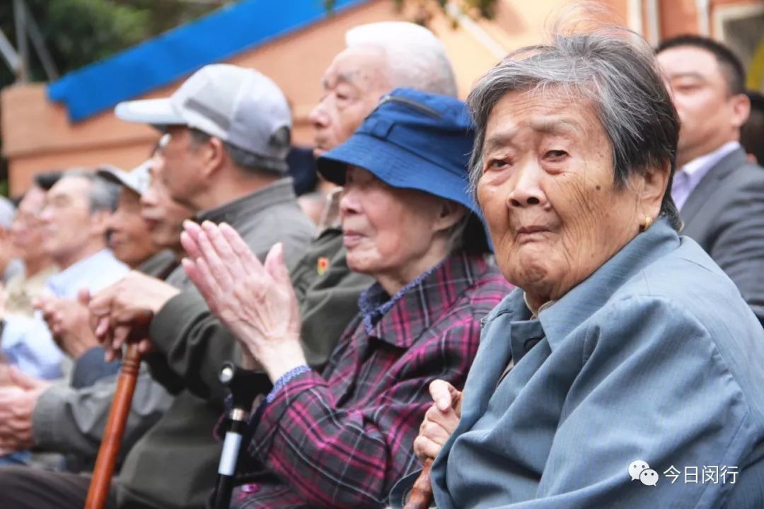 加装电梯小故事,4个小故事听完一身冷汗