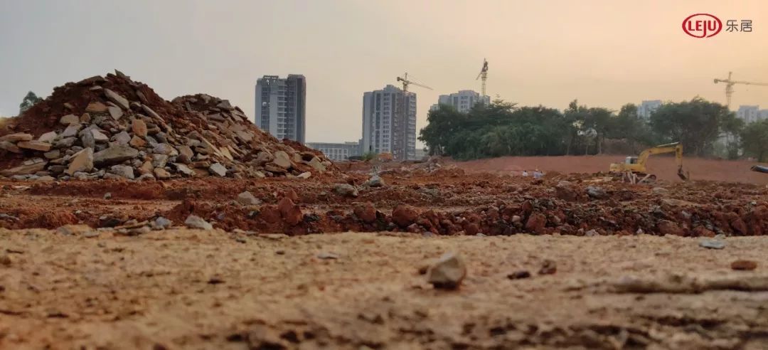 四年后房价上涨百分之四十的城市,4年前学区房房价