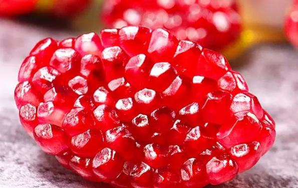 两岁的宝宝吃石榴要不要吐籽,吃石榴需要吐籽吗