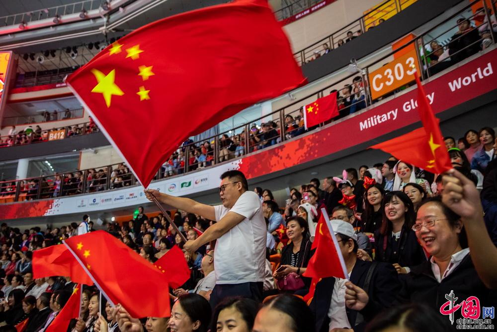 军运会赛场因你们更精彩观众热情助力运动健儿创佳绩