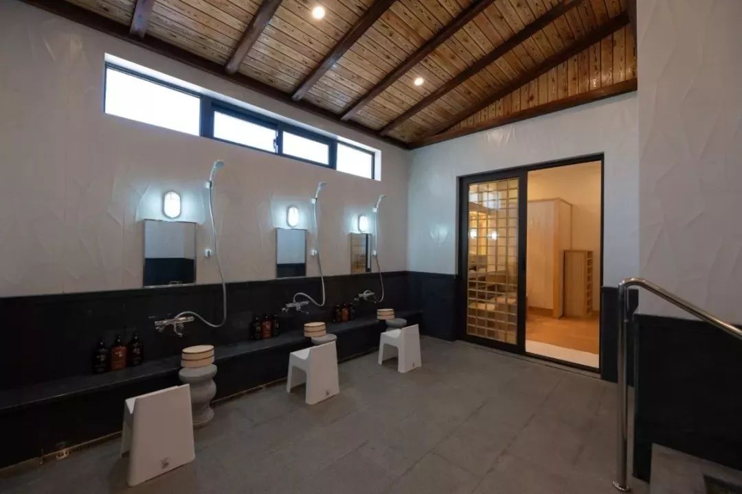 自驾游12个人住民宿,住200左右民宿3天1500左右