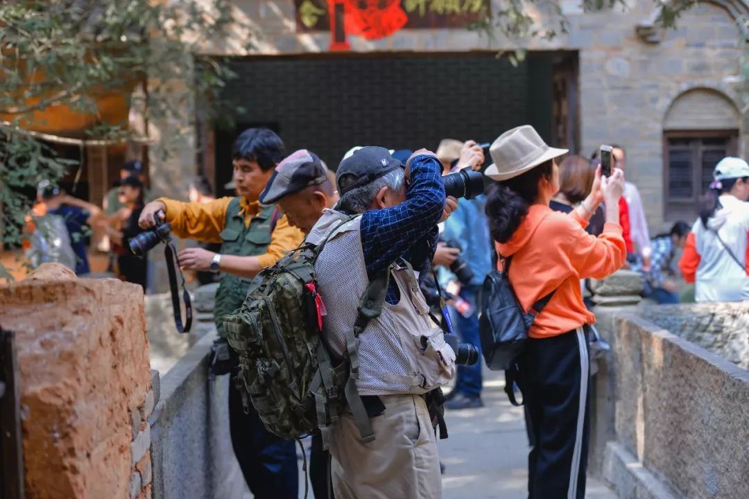 婺源篁岭晒秋什么最好看,婺源秋色正浓石城枫叶渐显红