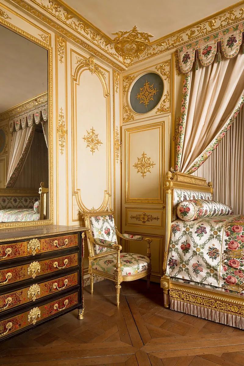 枫丹白露画风,民国风建筑风格