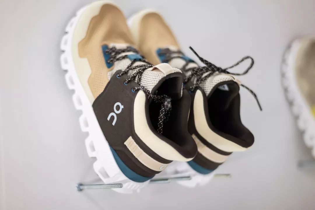 比尔盖茨穿的鞋,比尔盖茨穿的运动鞋品牌