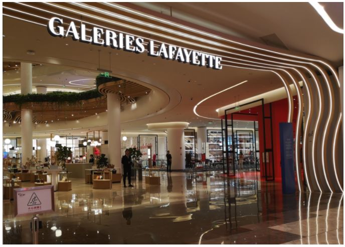 进魔都7个月，“不被看好”的老佛爷百货变了