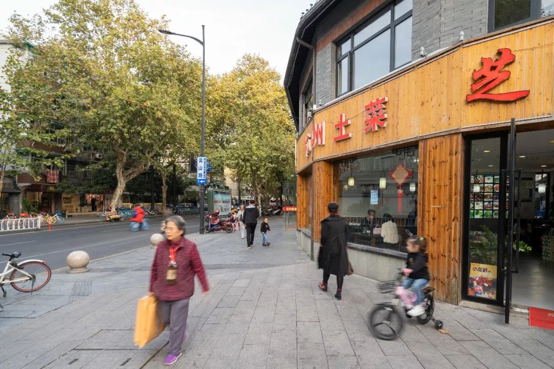 奇点杭州｜近江海鲜城入驻涌金广场店家花100万装修！这次谁赚了？