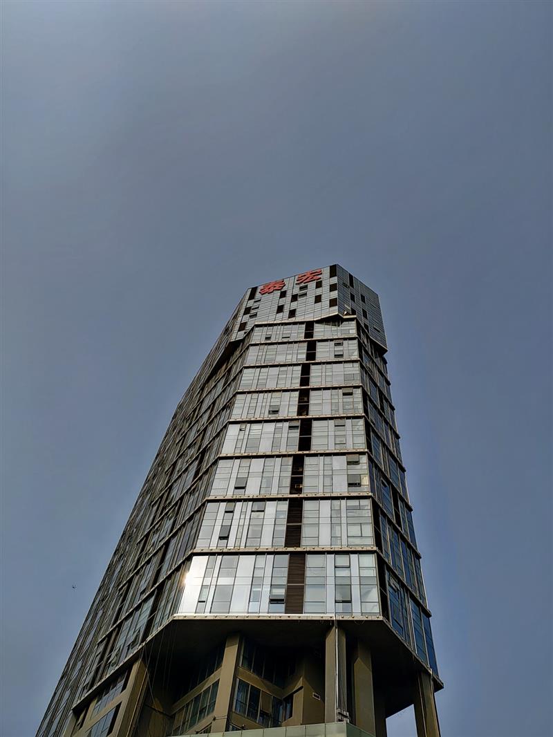 离开锤子老罗去哪里了,坚果pro3是罗永浩设计的吗