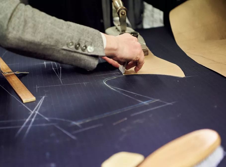 如何判断一套定制西装到底值不值,定制西装之前你必须掌握的知识