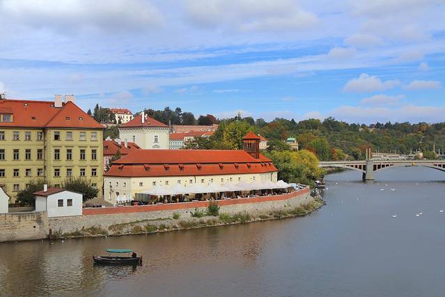一个人旅行遇见最美的天堂,借一场旅行遇见最美的风景
