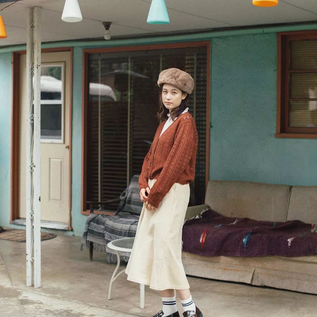 日杂少女改变风格,复古森女文艺优雅穿搭