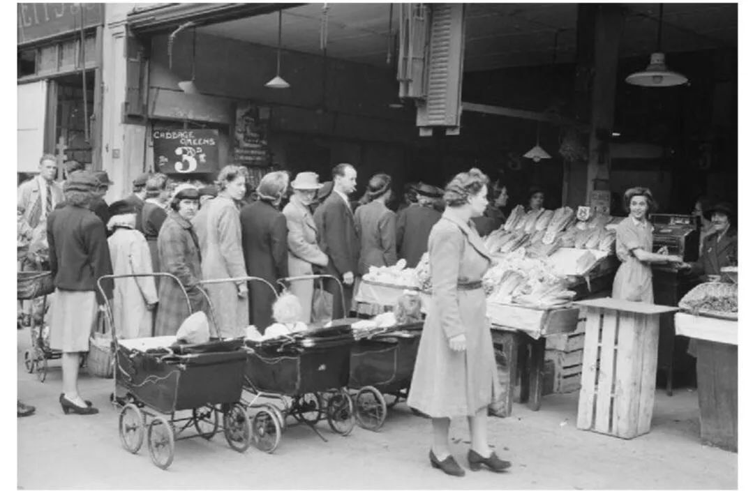 鏄嗘眬鐢靛奖涓殑鏈嶈,鏄嗘眬鐢疯