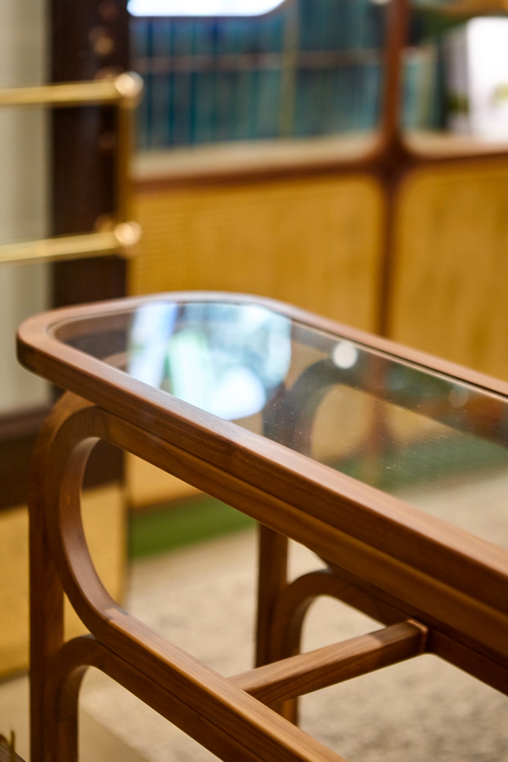 小小果汁店玩起复古油画风，这次真的美到心坎里了