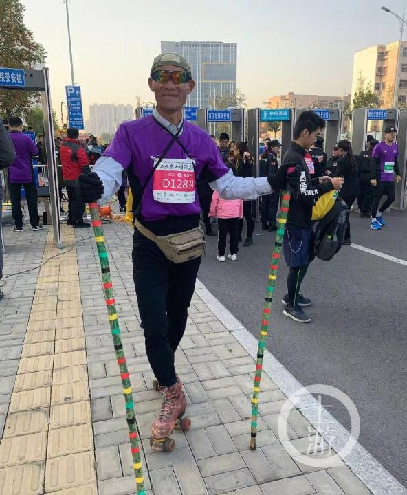 马拉松戴耳机被取消成绩,18岁男子参加马拉松