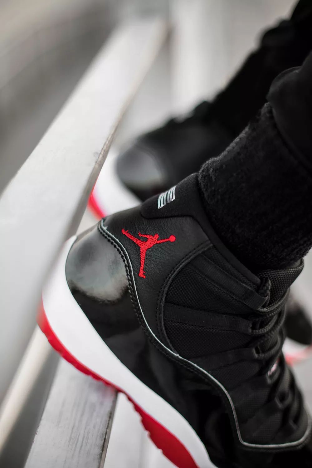 aj11黑红low2017发售,aj1mid万圣节黑红刺绣