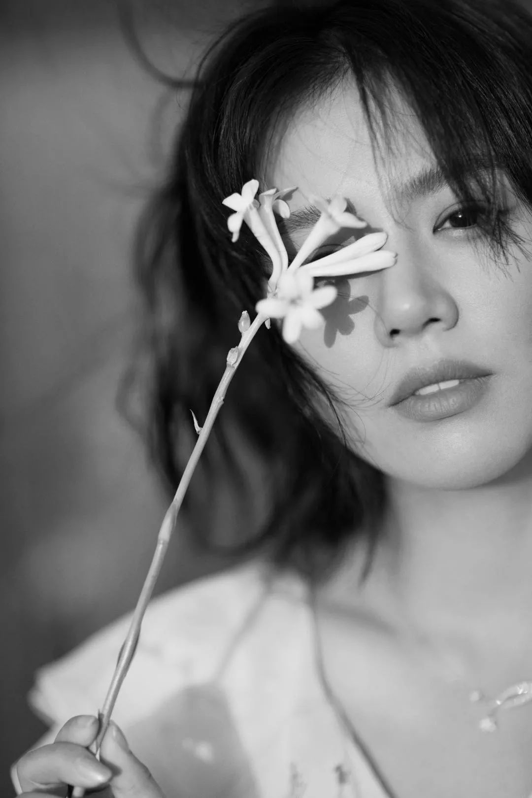 香奈儿发布会各路明星都来捧场,香奈儿回应包15分钟原视频