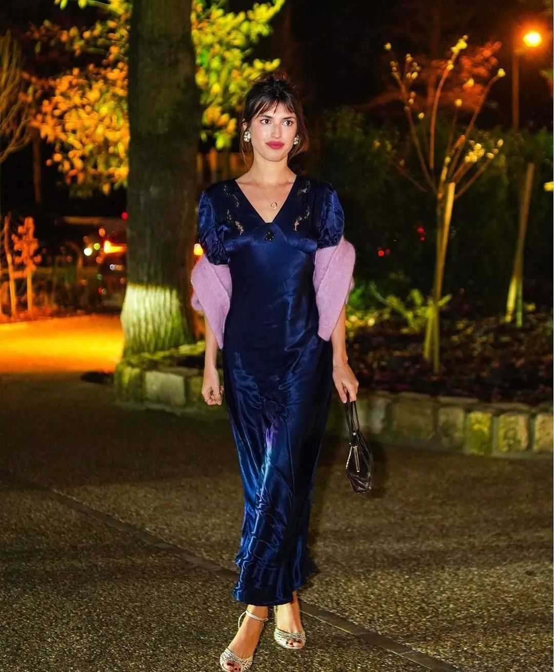 怎么调出跟钟楚曦一样的复古风,钟楚曦新中式穿搭同款