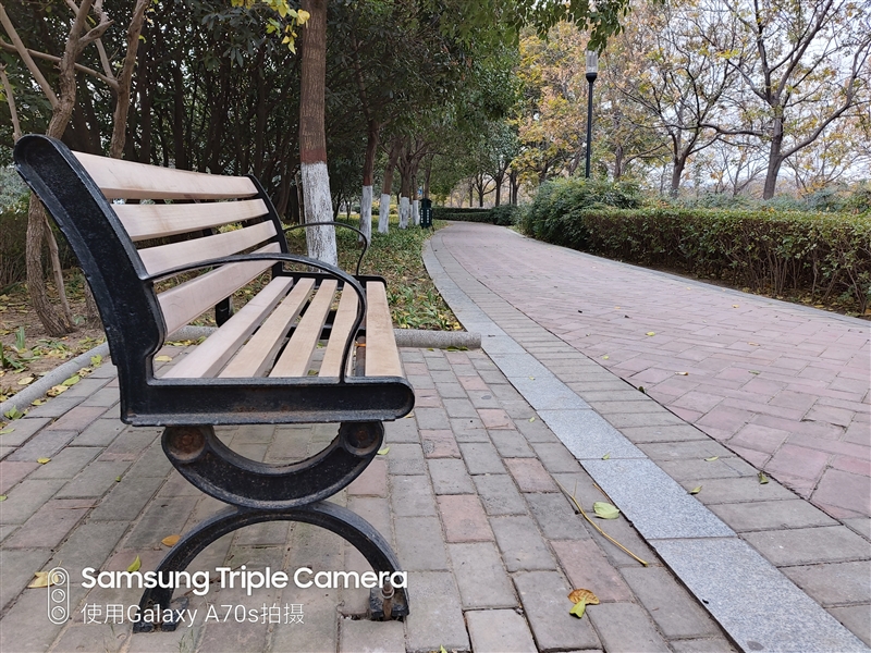 中端机还能如此漂亮三星GalaxyA70s评测：最轻薄的6400万三摄之作