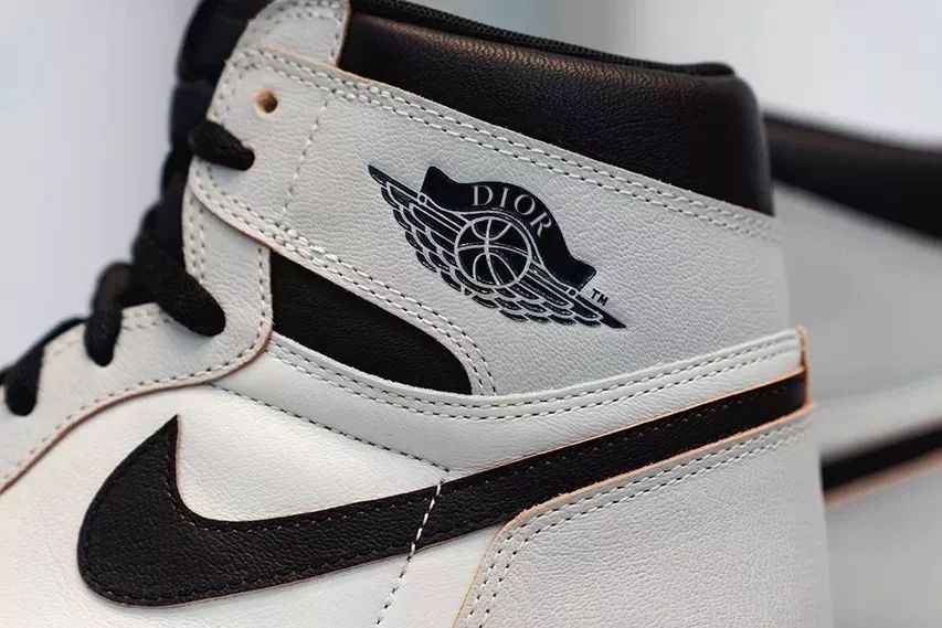 曾被高级时装看不起的球鞋，如今成了奢侈品牌们的摇钱树