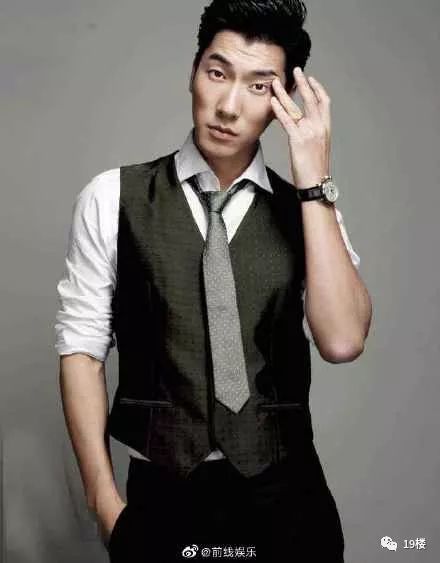 张亮宣布离婚之前的热搜,张亮宣布离婚前低调现身机场