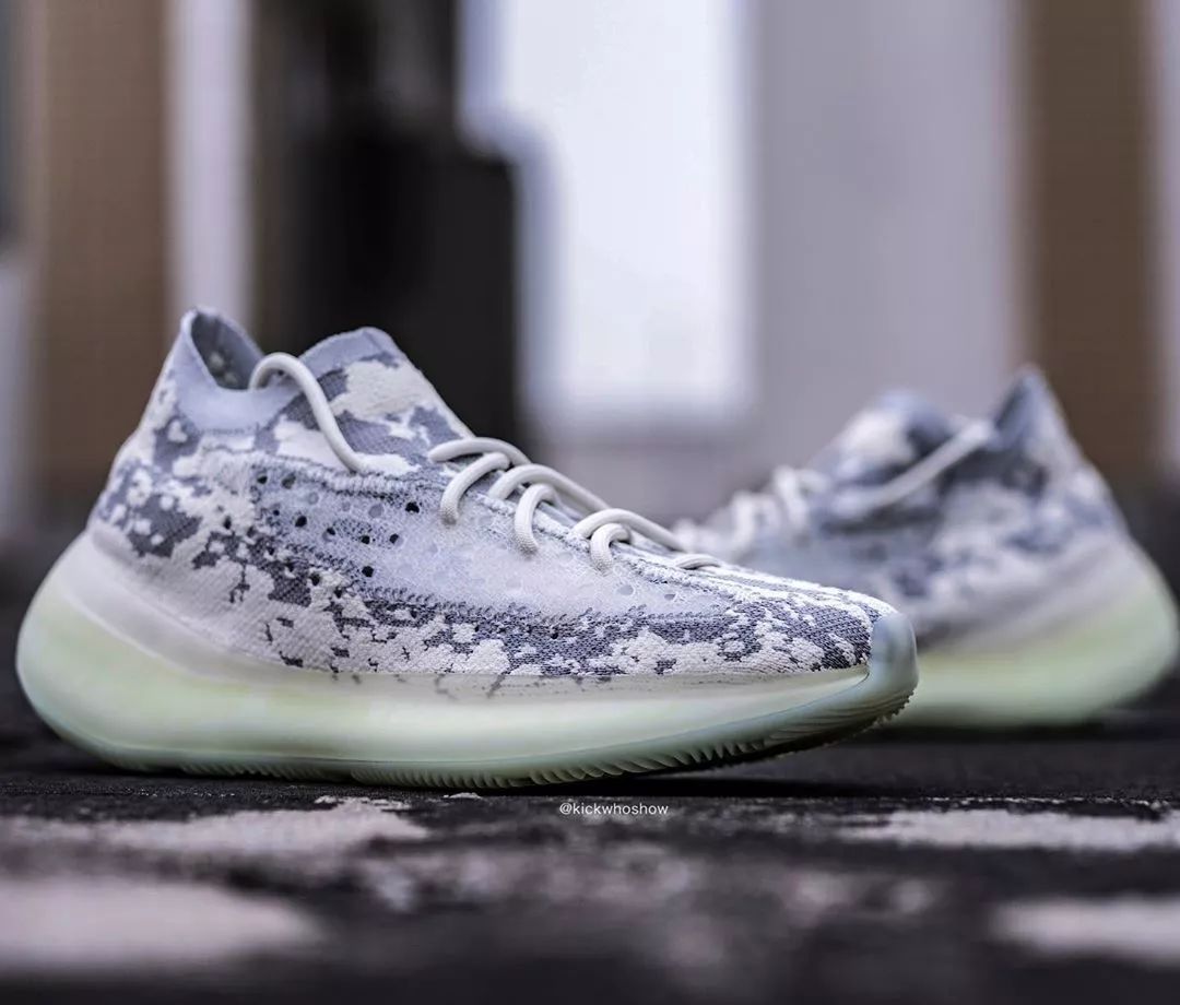 aj11黑红假鞋实战会怎样,aj1白黑2024新款这鞋怎么样