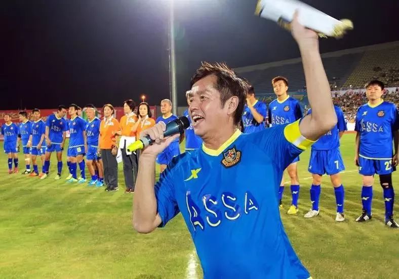 香港明星足球队公益慈善赛举行,香港足球明星队苏州公益赛