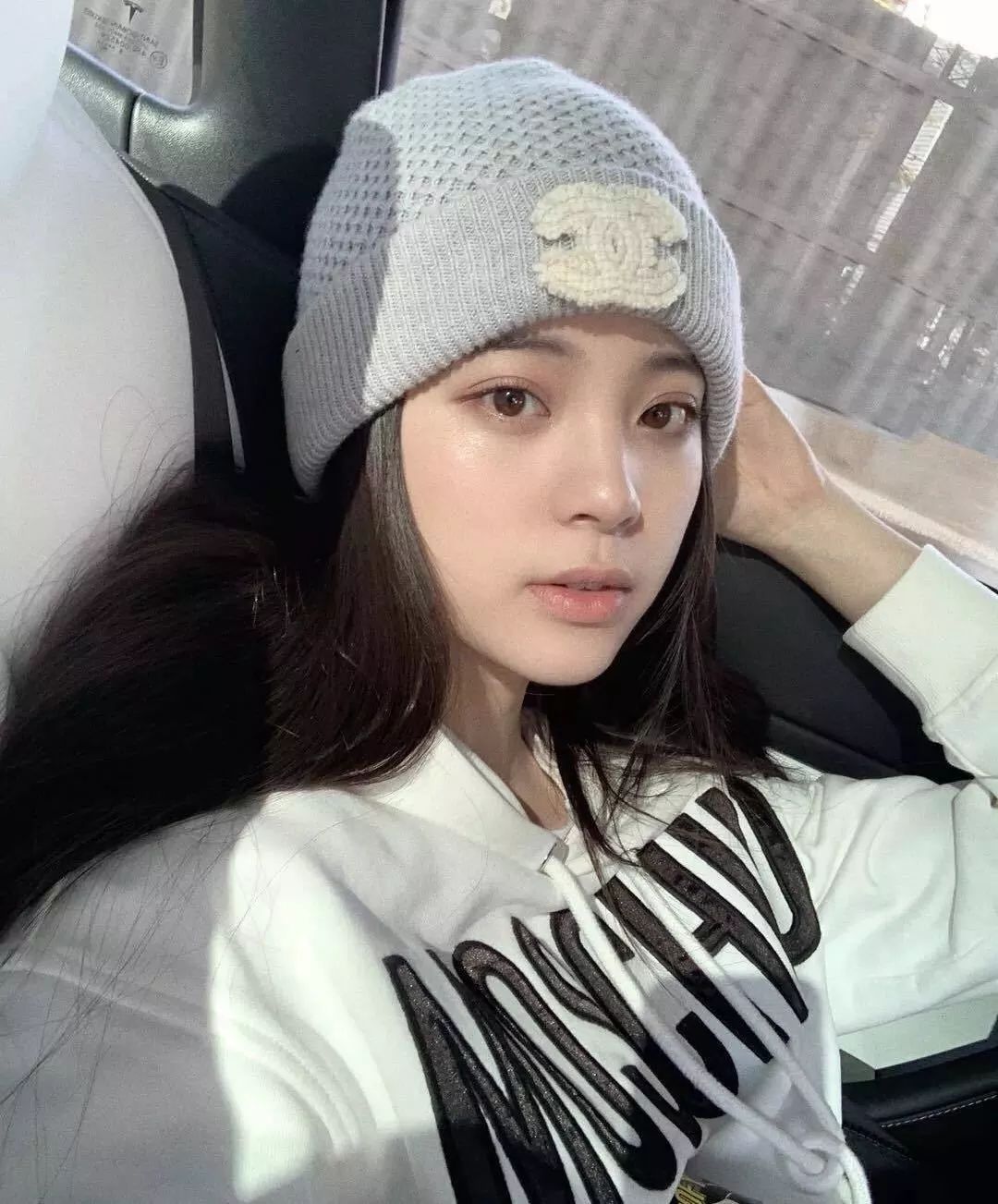 为什么总觉得自己戴毛线帽丑,毛线帽怎么戴着不掉