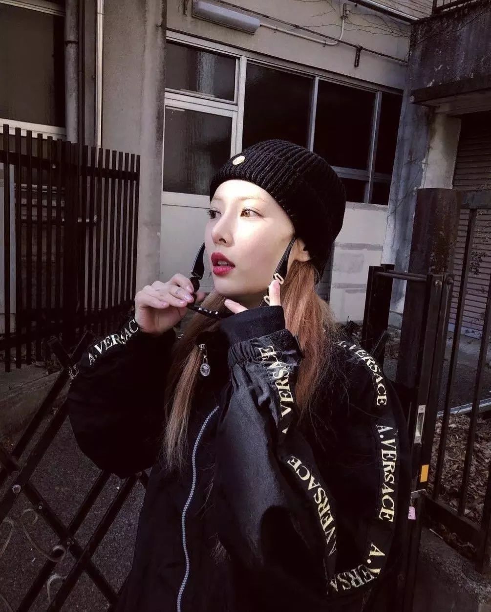 为什么总觉得自己戴毛线帽丑,毛线帽怎么戴着不掉