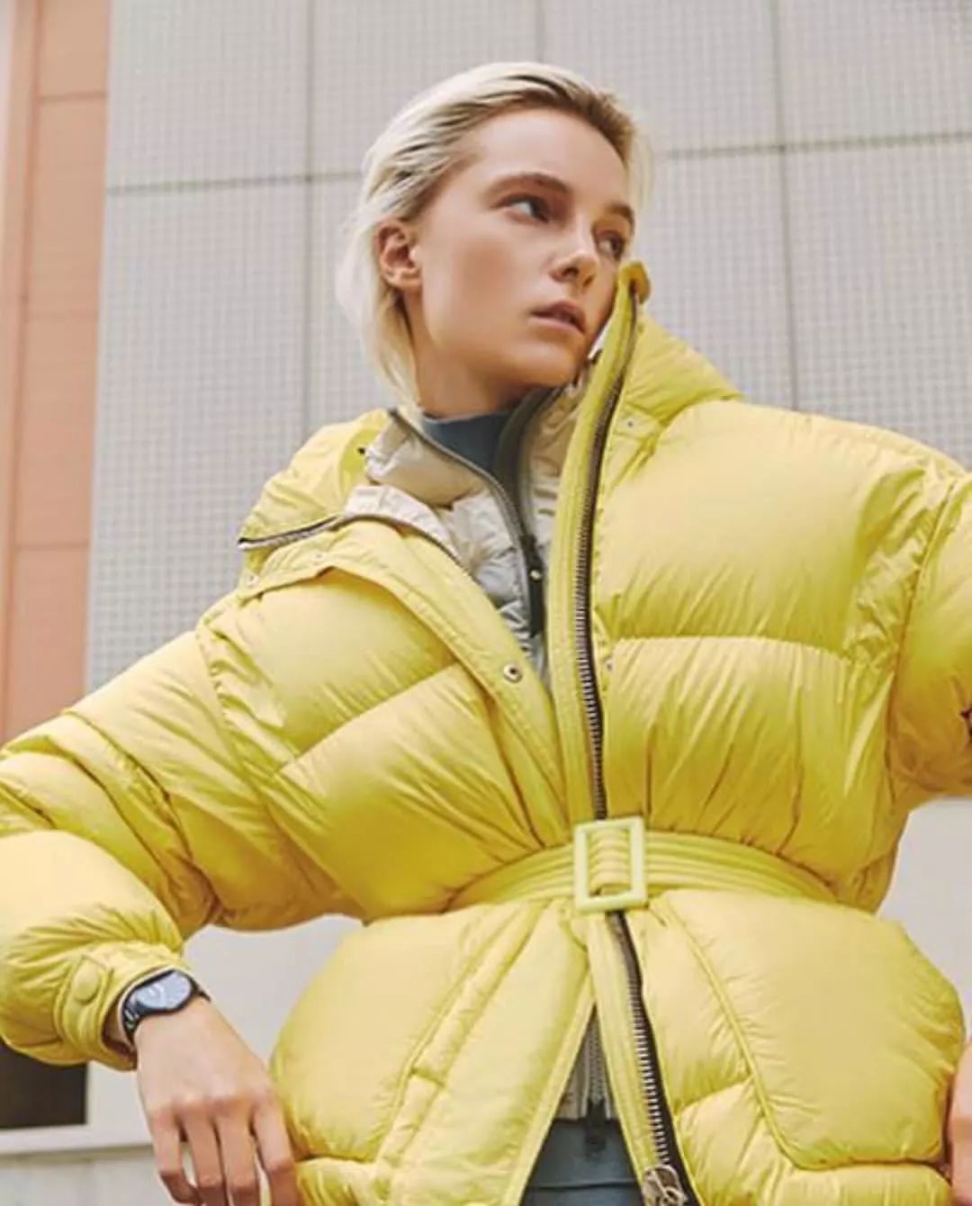 羽绒服4种穿搭技巧男,4种穿法红色大码羽绒服