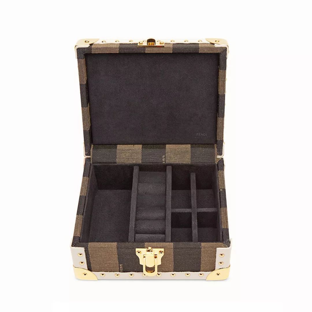 阿娇微博晒钻戒,阿娇晒出超大钻戒照