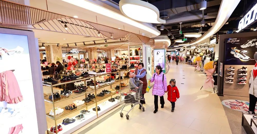 地铁站直通购物中心,地铁直达的购物广场