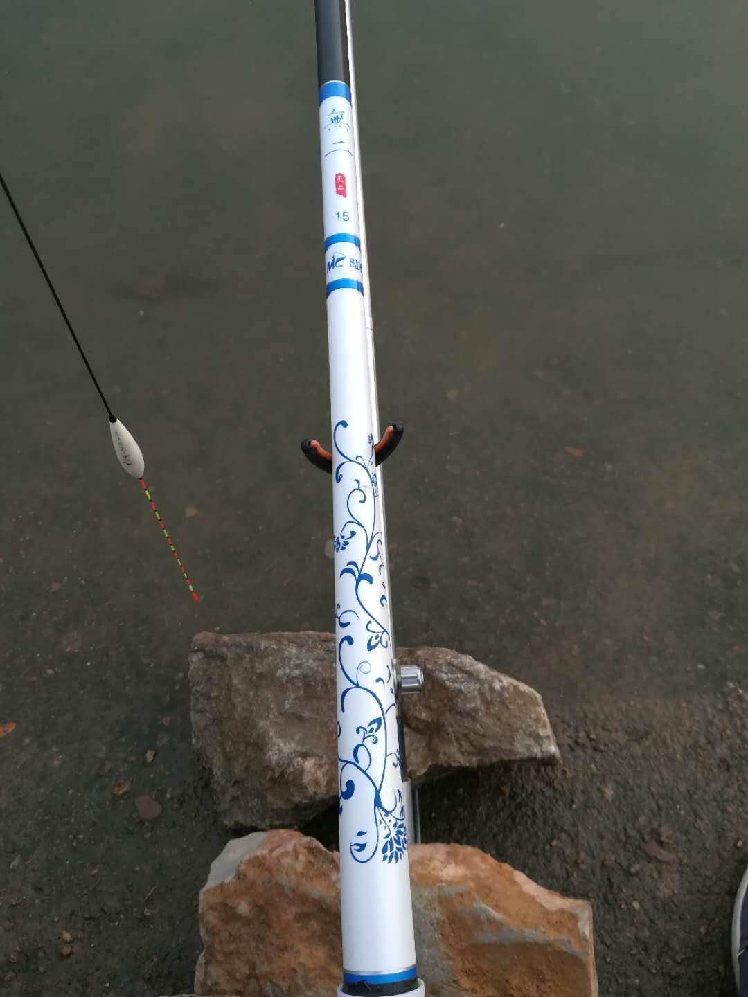 新手钓鱼选漂明白这几点,新手钓鱼从选钓竿开始