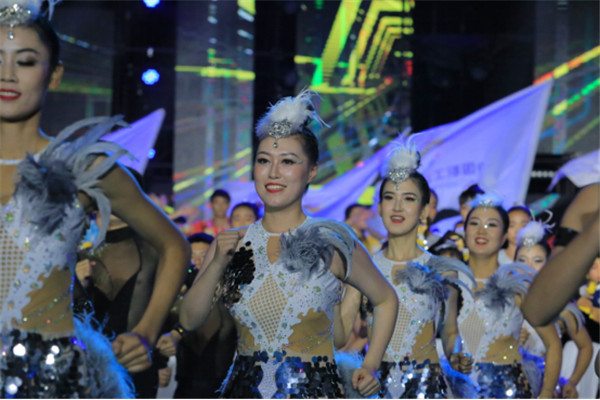 陕西全民健身操舞大赛,西咸新区全民篮球赛冠军比赛视频