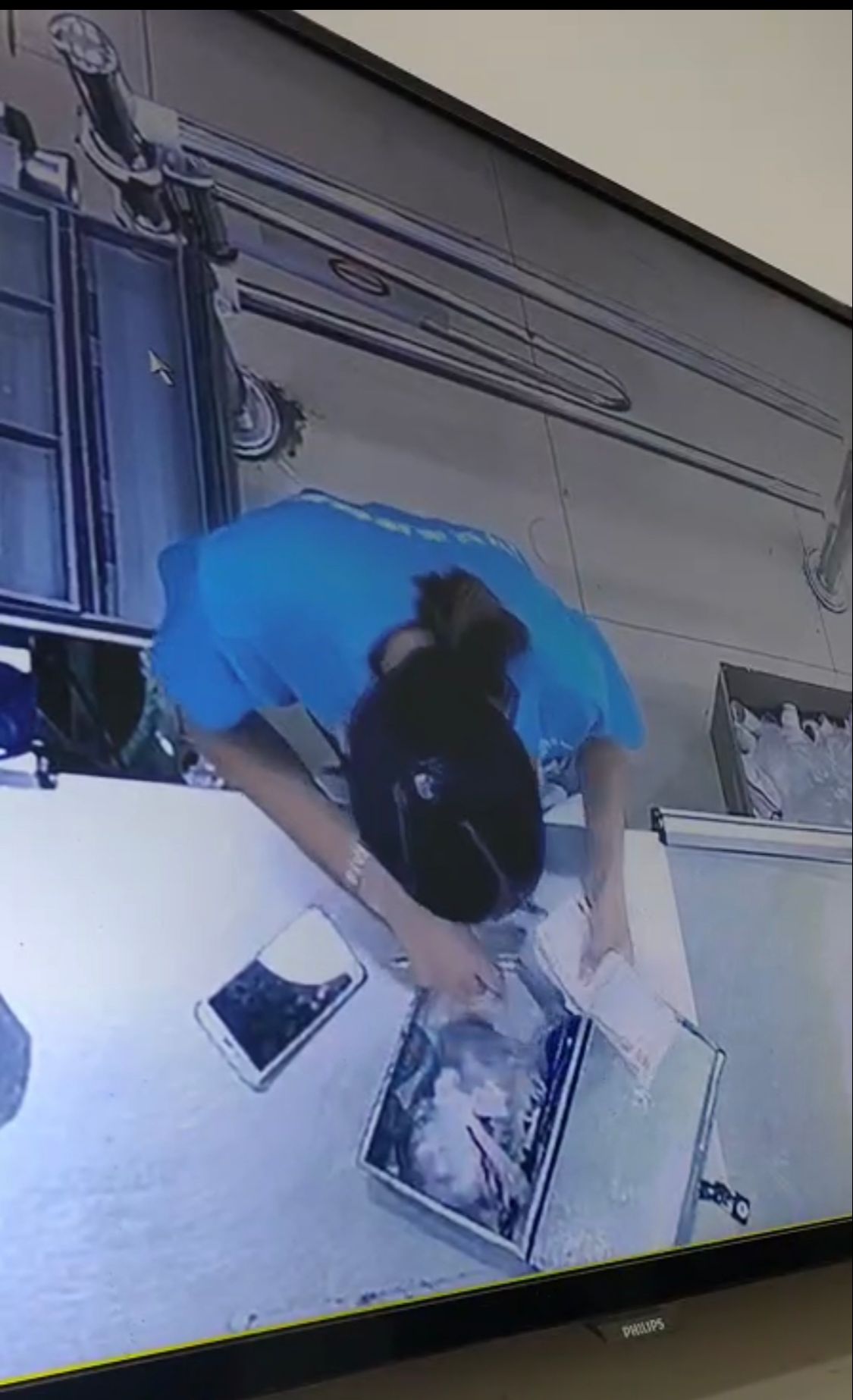 收银员监守自盗1500元怎么处理,超市收银员监守自盗68万判刑案例