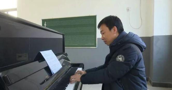 “荷乡先锋”张中学：踏实做事，认真教学