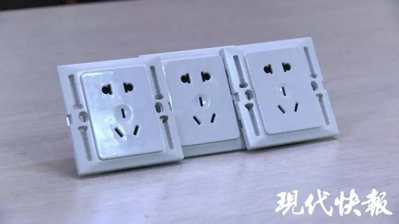 一男子怀疑妻子出轨在家装摄像头,女子房间被偷装摄像头