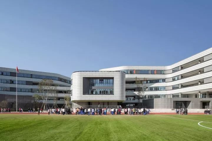 拒绝“千校一律”,浙大教院附中完成漂浮立体校园